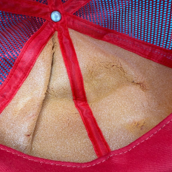 Vintage Shell Oil and Gas Hat - Canada Made - Red Trucker Cap - Picture 13 of 14